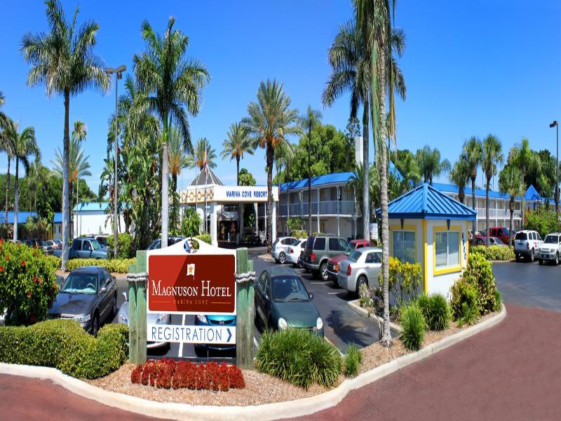 Magnuson Hotel Marina Cove Sint-Petersburg Buitenkant foto