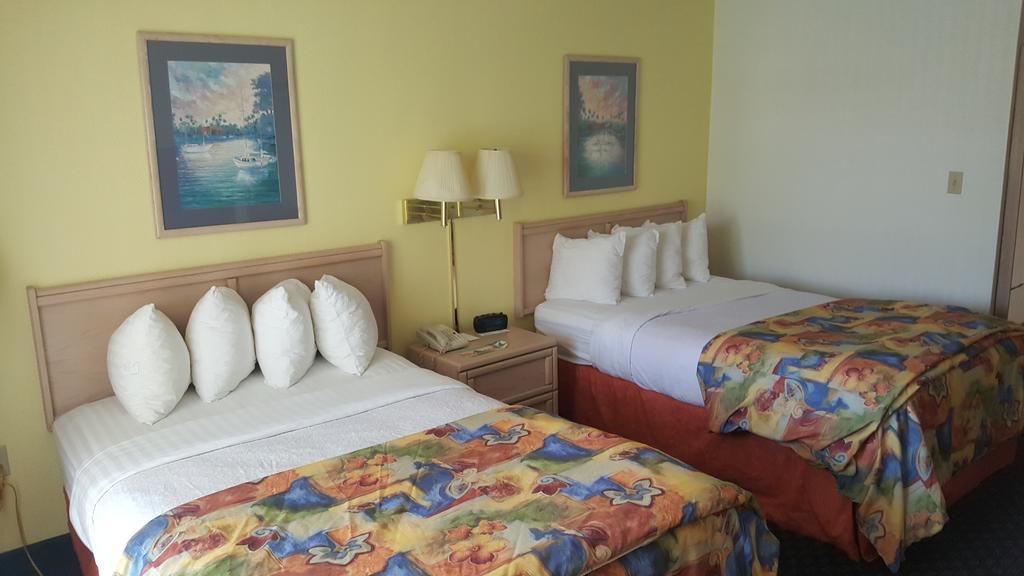 Magnuson Hotel Marina Cove Sint-Petersburg Buitenkant foto